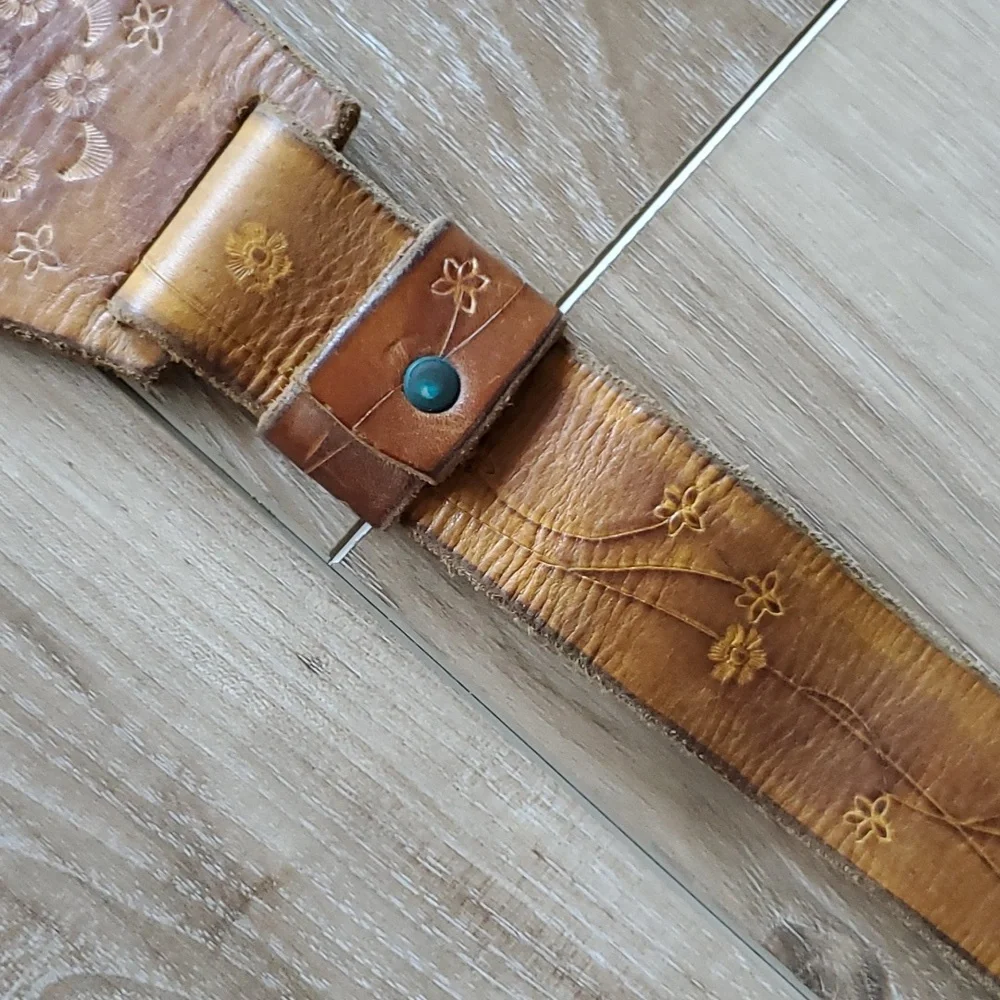 Rare Vintage 60's-70's Tooled Leather Belt - Picture 4 of 10